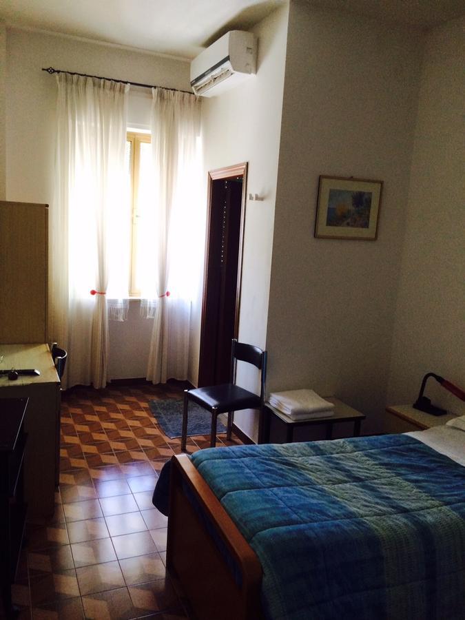 Apollo 17 Hotel Corridonia Room photo